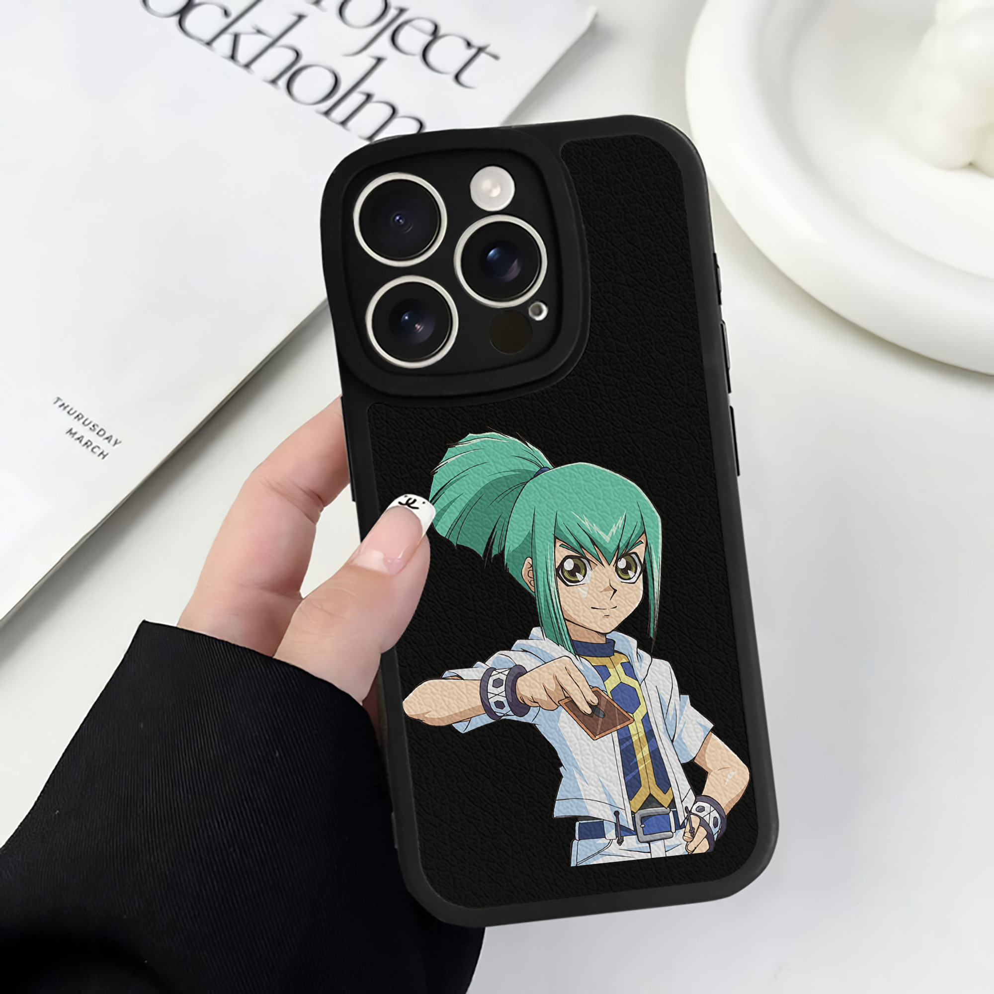 遊☆戯☆王 Yu-Gi-Oh! 【iPhone 16シリーズ対応】シリコンスマホケース（レザー調） 材質：シリコン